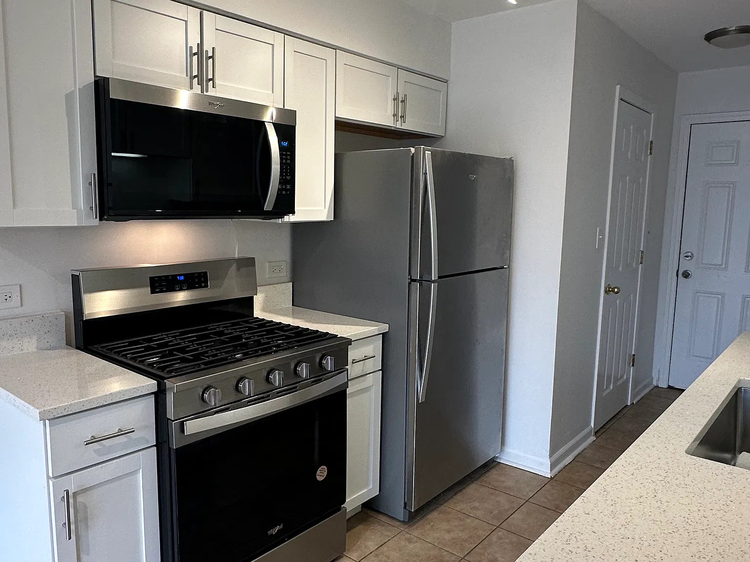 388 Pierce Ct — Photo 3