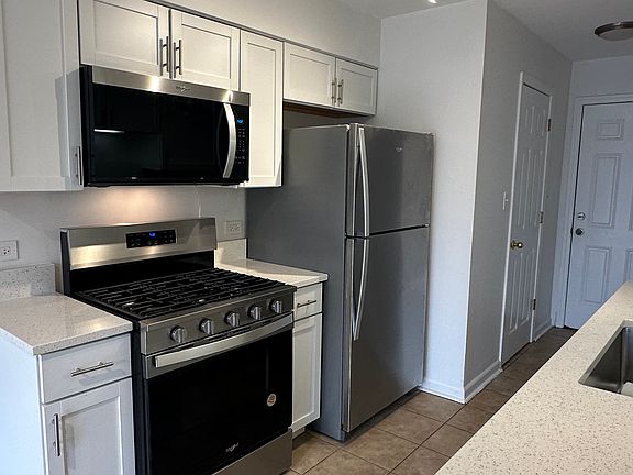3rd image of 388 Pierce Ct