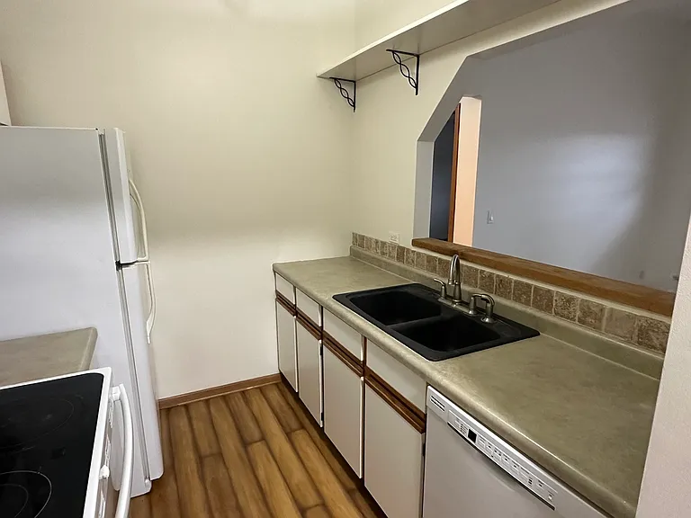 551 Leah Ln #3B — Photo 7