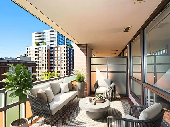 718 Main St #503, Vancouver, BC V6A 0B1