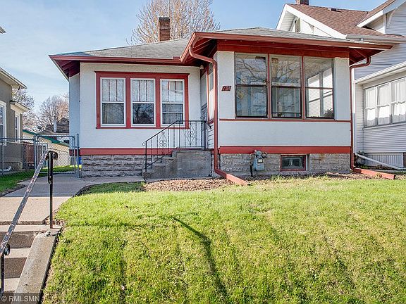 2nd image of 912 Hyacinth Ave E