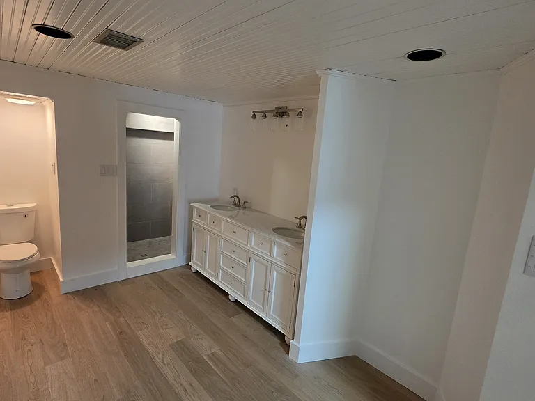 Large Primary Bath