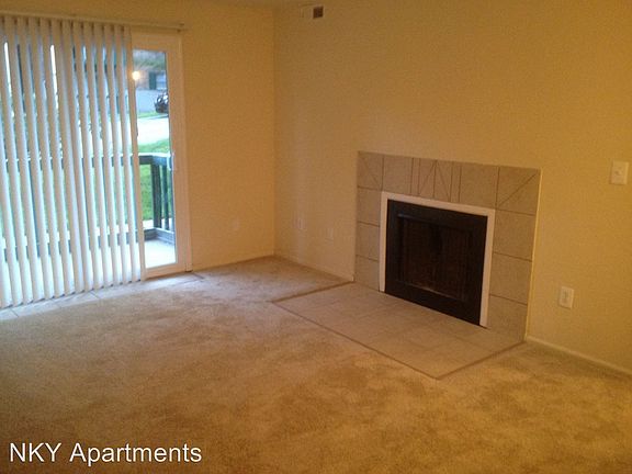 3rd image of 1003 Parkvale Ln #4
