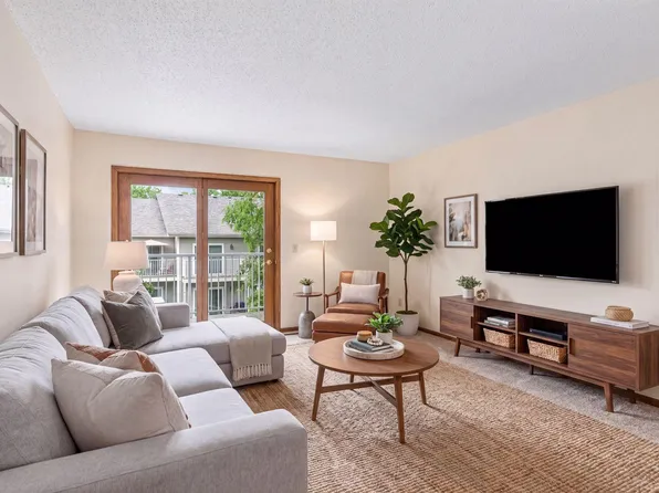 1799 1/2 County Road East E #30, Saint Paul, MN 55110