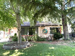 24 S Keene Way Dr, Medford, OR