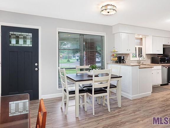 3rd image of 344 Burgess Pl