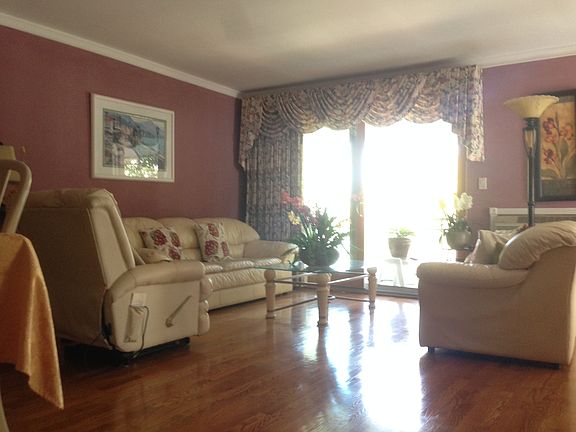 2nd image of 2481 Delanoy Ave