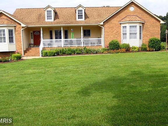 3rd image of 18 Hartwood Meadows Dr
