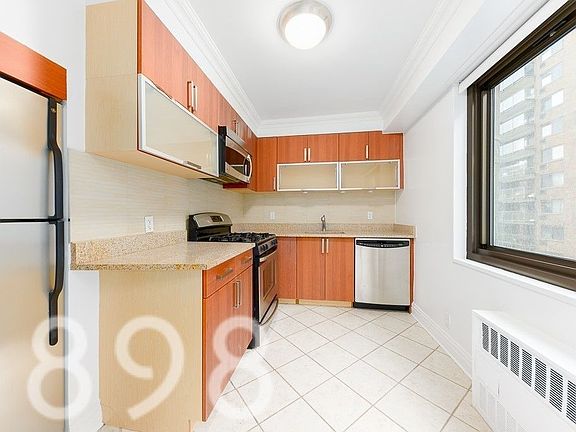 4th image of 135 W 96th St APT 8A