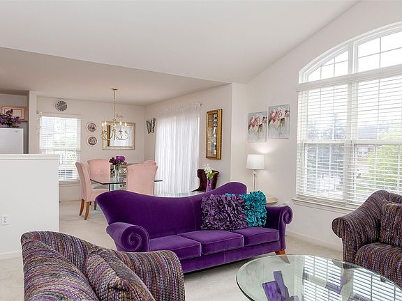 3rd image of 47512 PEMBROKE Drive