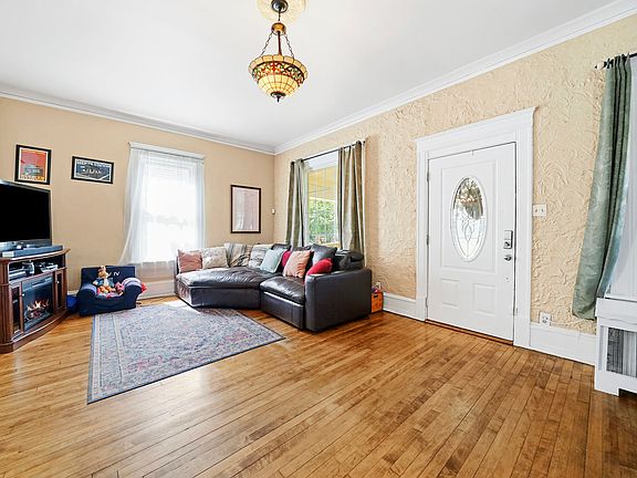 5th image of 3523 Kenilworth Ave