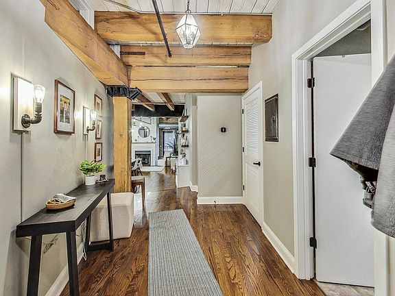 5th image of 420 W Ontario St APT 209