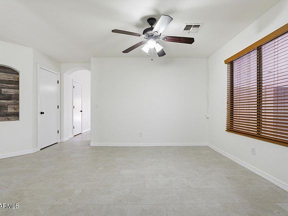 4th image of 12527 W WINDSOR Boulevard