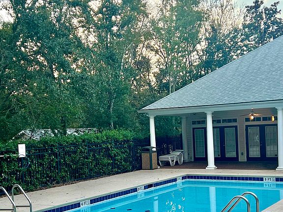 4th image of 2738 W Tharpe St APT 2305