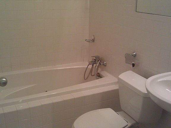 3rd image of 1528 Bedford Ave APT 2B