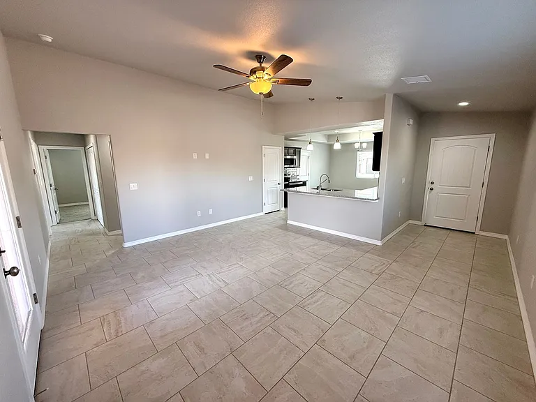 732 Vista Grande Dr — Photo 6