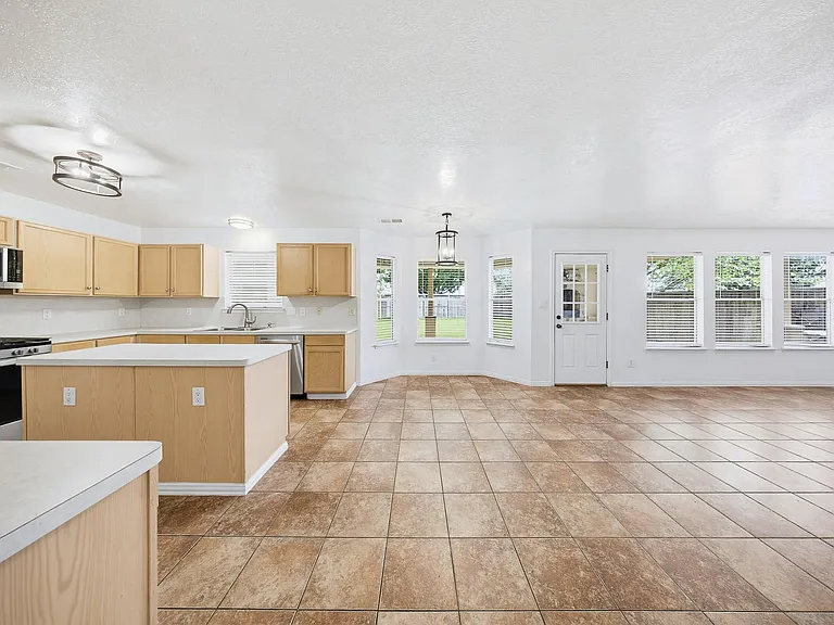16130 Coleburn Dr — Photo 11