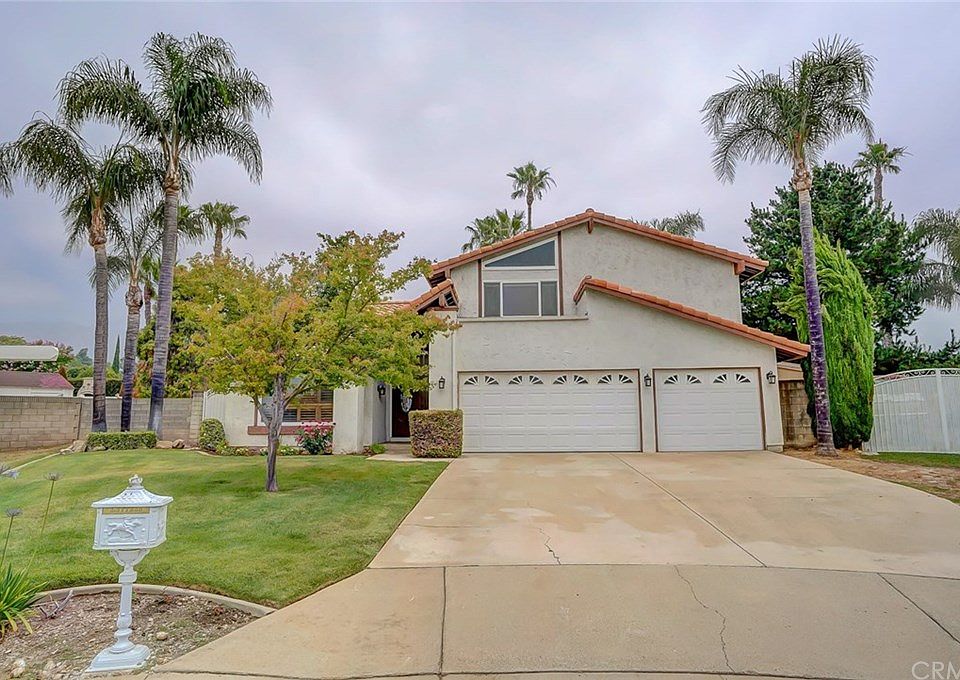 1st image of 5828 Moonstone Ave