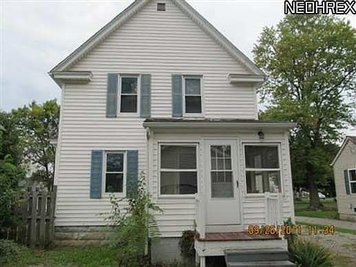 2nd image of 407 W Herrick Ave