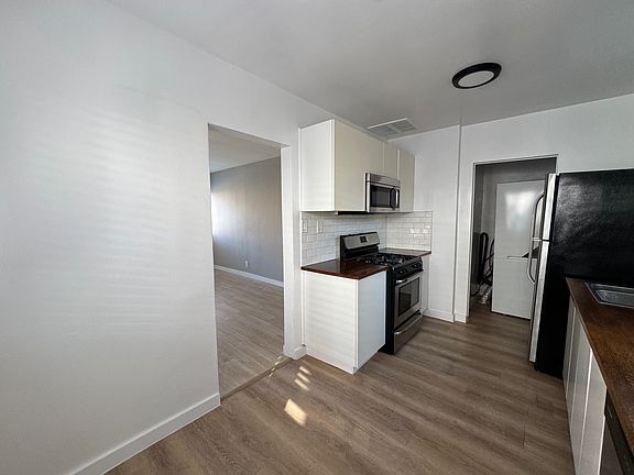 3rd image of 469 Normandie Pl #469