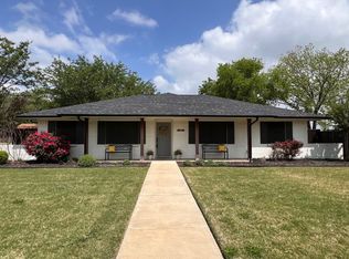 106 Hillcrest St, Midlothian, TX 76065