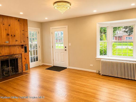 4th image of 233 Jefferson Heights