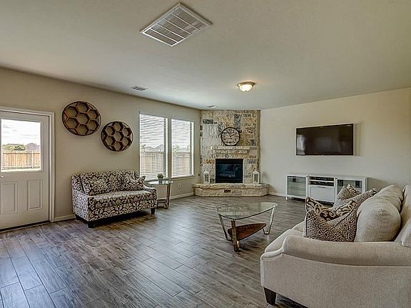 3rd image of 20019 Linden Spruce Ln
