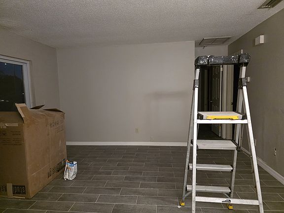 3rd image of 3235 Bloomingdale Villas Ct