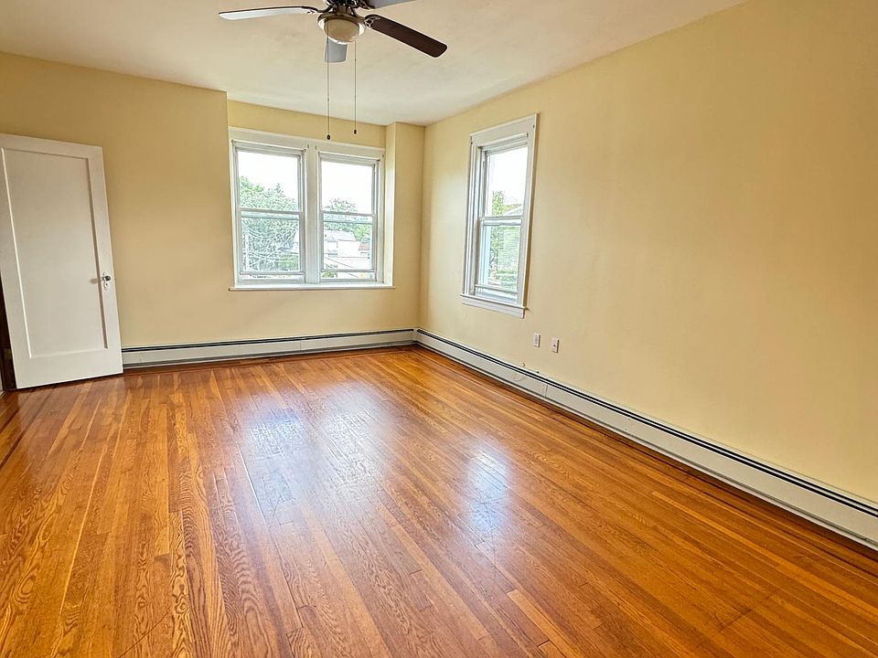 1st image of 80 Mundy Ave Floor 2