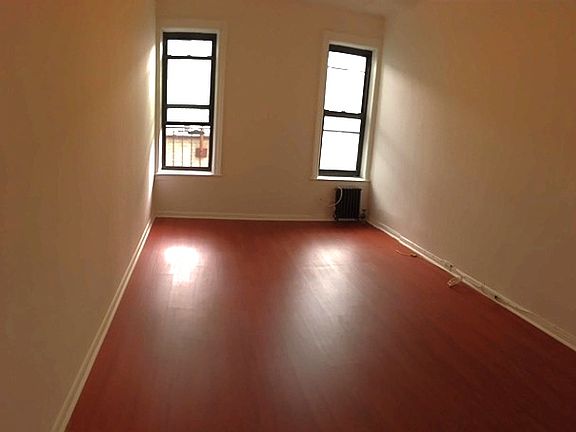 2nd image of 3120 32nd St APT 2C