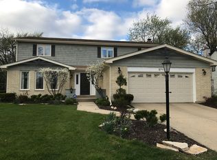 2710 Maynard Dr, Glenview, IL 60025