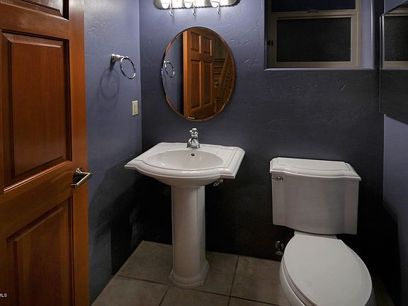 4th image of 497 E Downtown St