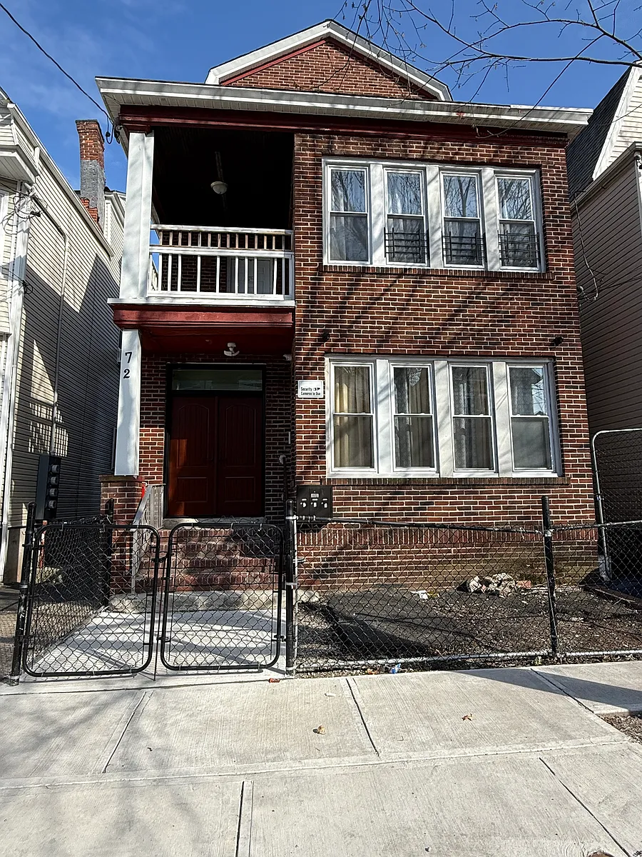 Building Photo - 72 Seymour Ave #1