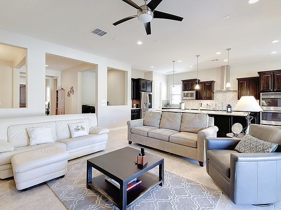 3rd image of 810 E Tonto Pl