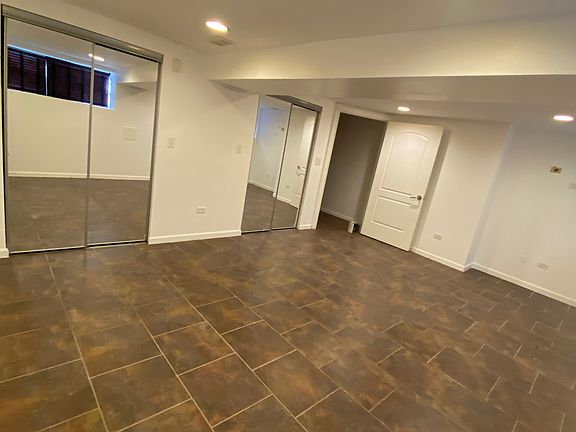 5th image of 2720 W Warren Blvd #1
