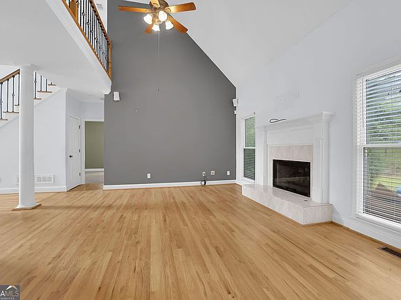 3rd image of 2977 Cadbury Ct