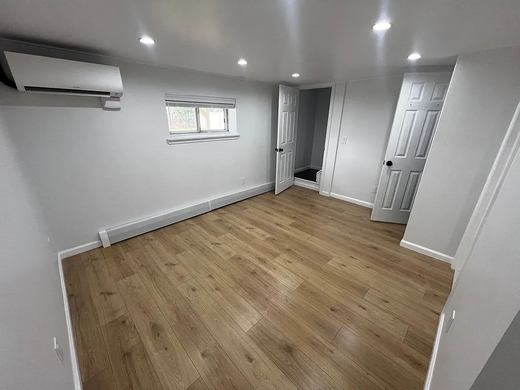 2 bed, 1.0 bath, 800 sqft, $2,700 — Photo 1