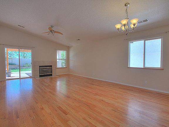 5th image of 1005 Los Padres Pl SE