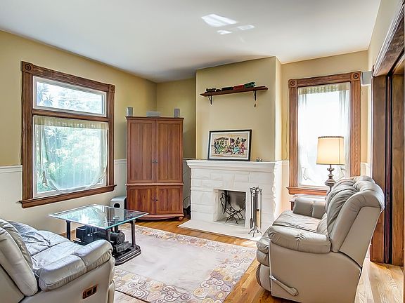 3rd image of 2309 Buxton Ave
