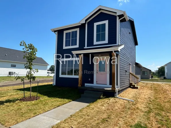329 Freedom Way, Knoxville, IA 50138