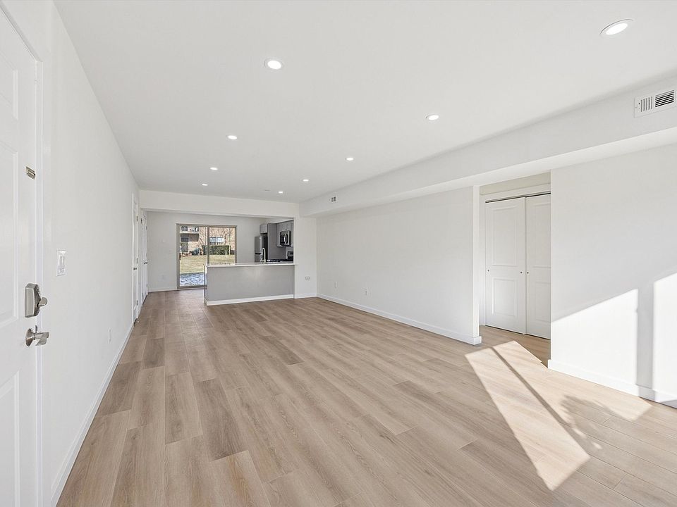 1st image of 507 Bradley Ct