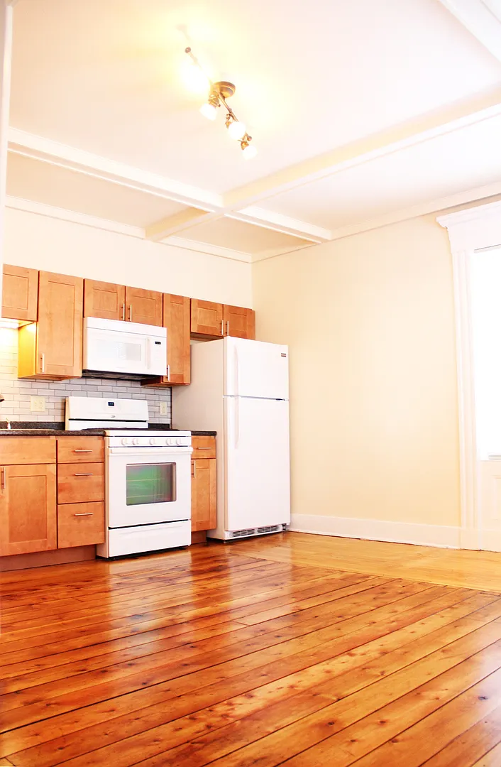 108 North Winooski Ave — Photo 2
