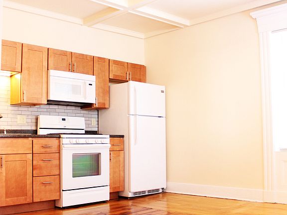 2nd image of 108 N Winooski Ave APT B