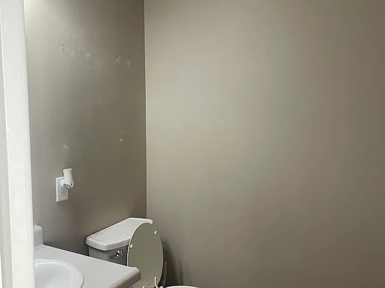 147 W 1190 N — Photo 15