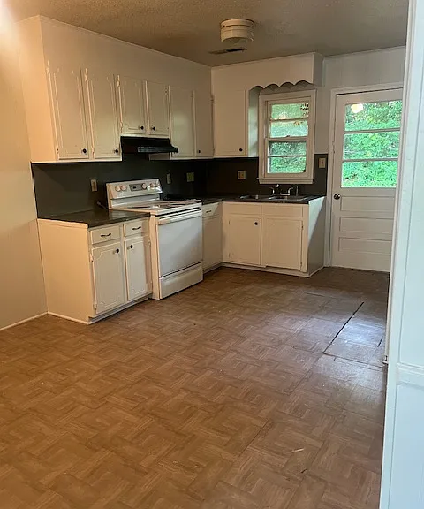 318 Salisbury Rd #318 — Photo 6