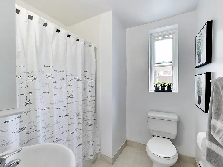 460 Eglinton Ave E #503 — Photo 38