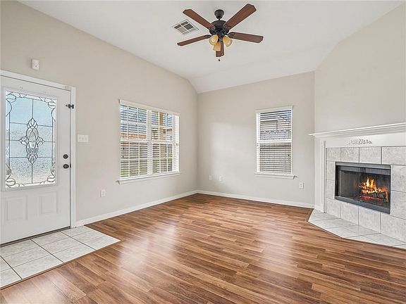 4th image of 78 Hollycrest Blvd