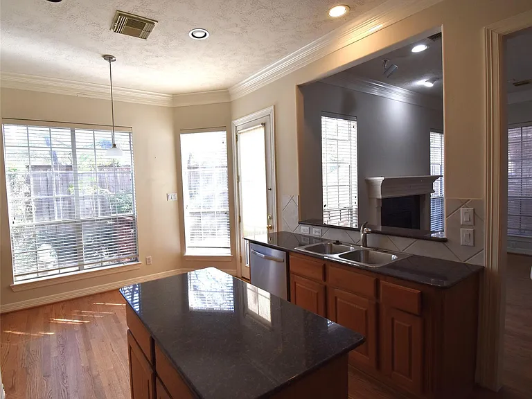 2835 Briarhurst Park — Photo 8