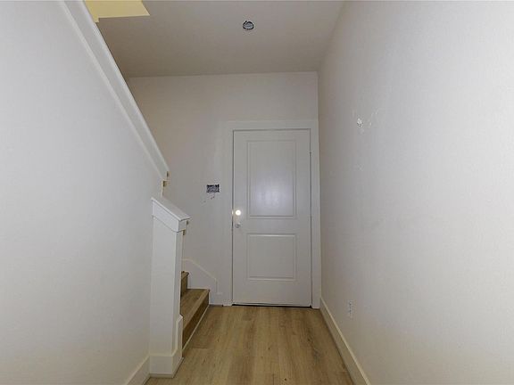 4th image of 2033 Oak Forest Dr