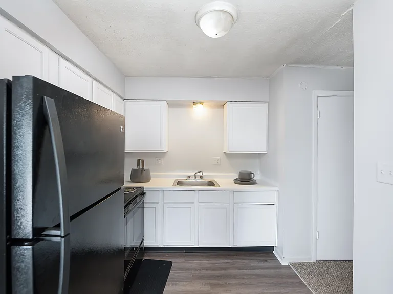 Marten Court — Photo 10